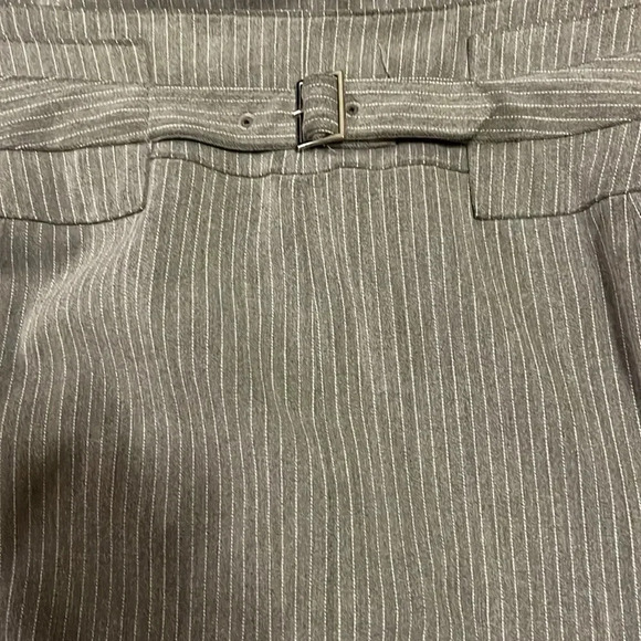 Pinstripe pencil skirt - Picture 5 of 8
